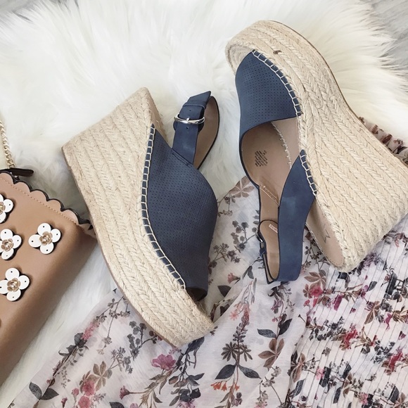 Marc Fisher Ltd Andela Espadrille Wedge Sandal - Picture 3 of 6